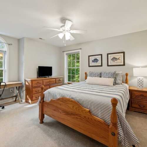 Bedroom #2: queen bed on the 2nd floor; "Jack and Jill" access to full bathroom