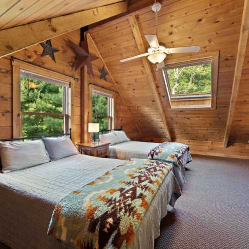 Bedroom 2: Two double beds in an open loft on the 2nd floor