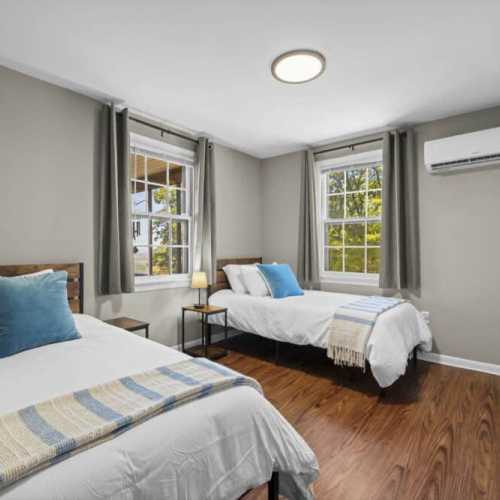 Bedroom #2: two twin beds
