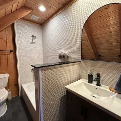 Bathroom #2: full bathroom in the 2nd floor loft with bathtub/shower combo