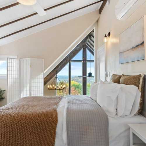 Bedroom #3: queen bed with en suite bathroom, 2nd floor