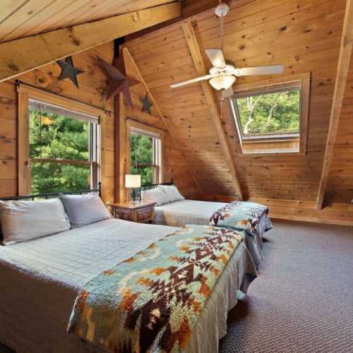 Bedroom 2: Two double beds in an open loft on the 2nd floor