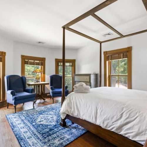 Bedroom #2: queen bed on 2nd floor, shares bathroom #3 with bedroom #3