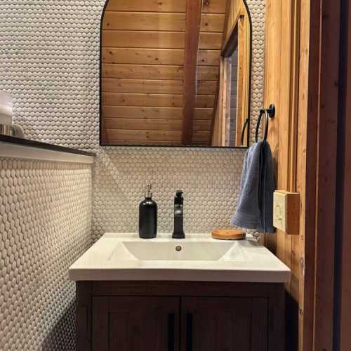 Bathroom #2: full bathroom in the 2nd floor loft with bathtub/shower combo