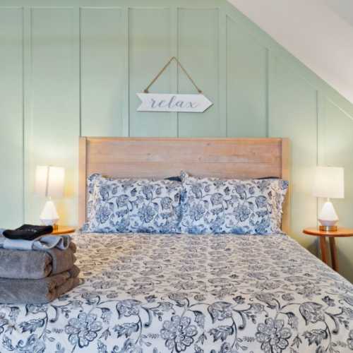 Bedroom #1: top floor, queen bed with en suite bathroom