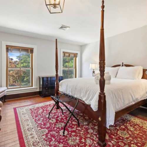 Bedroom #4: queen bed on 2nd floor with en suite bathroom