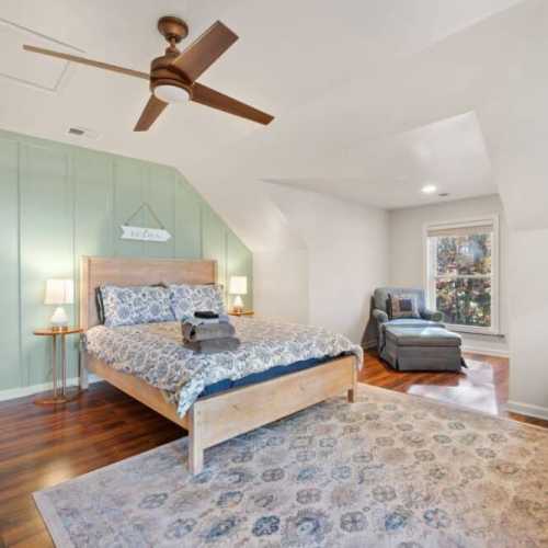 Bedroom #1: top floor, queen bed with en suite bathroom