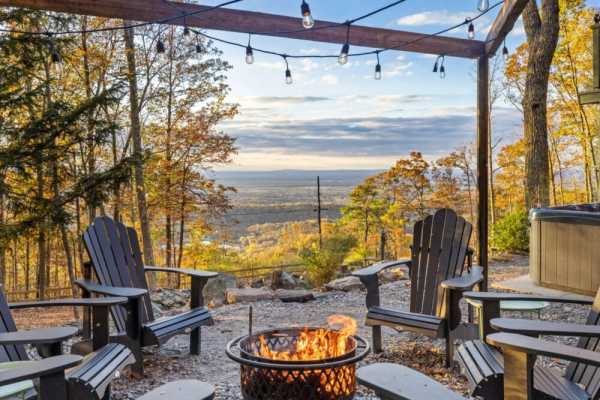 Rocky Ridge – Cabin w/ Hot Tub & Heavenly Views!