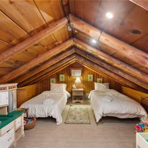 Loft: two twin beds; note that the ceiling in the loft is very short and is mainly suitable for children