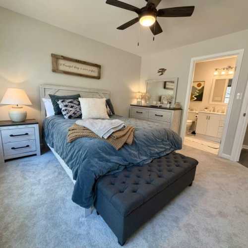 Bedroom 1: queen bed, main floor, en suite bathroom