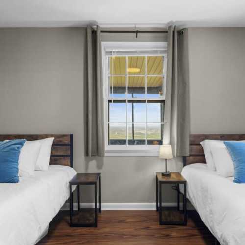 Bedroom #2: two twin beds