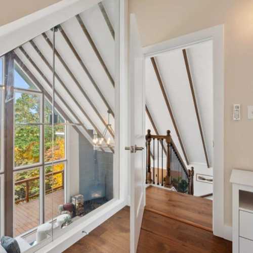 Bedroom #3: queen bed with en suite bathroom, 2nd floor