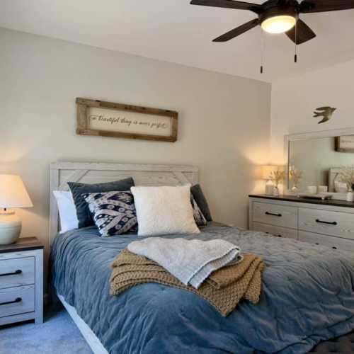 Bedroom 1: queen bed, main floor, en suite bathroom
