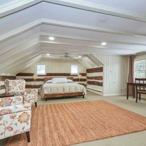 Bedroom #2: queen bed on 2nd floor with en suite full bath