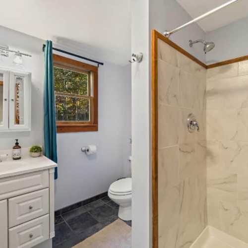 Upper floor bathroom