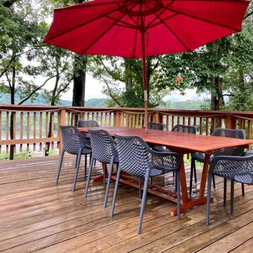 Imagine sitting down to a home cooked meal on the back deck, listening to the river rapids below and watching eagles as they hunt for fish in the river!