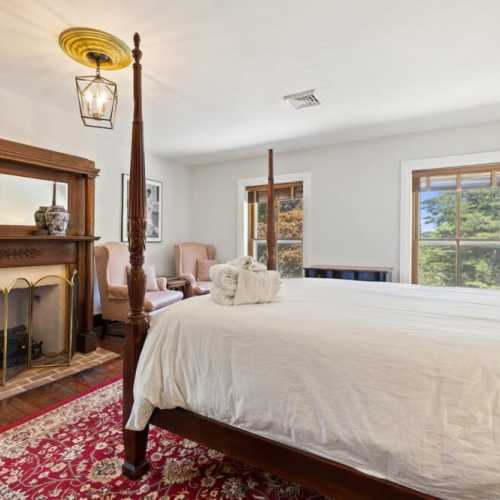 Bedroom #4: queen bed on 2nd floor with en suite bathroom