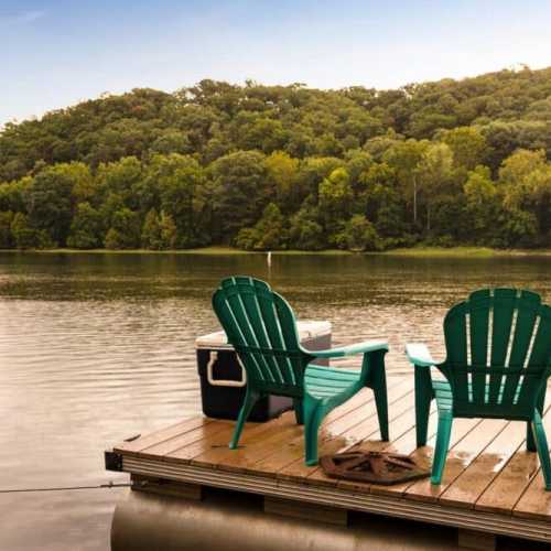 Note: the floating dock is set in May and removed in October each year. The floating dock is not available during the winter months.