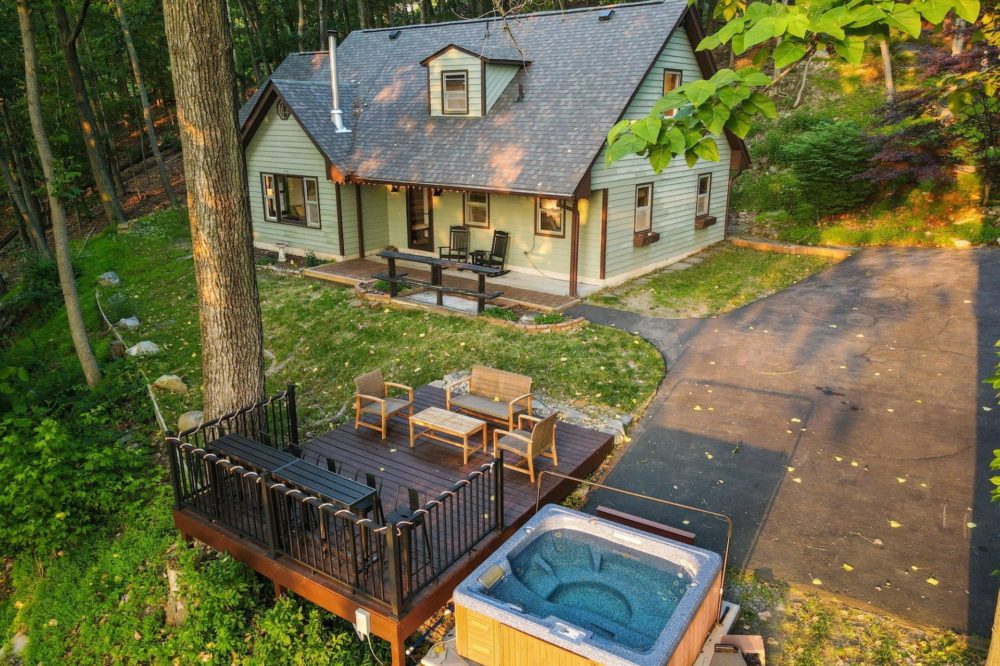 Mountaintop Cottage with 100-Mile Views of the Shenandoah Valley!